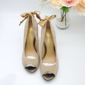 NWOT Beverly Feldman Peep Toe Corset Detail Pumps